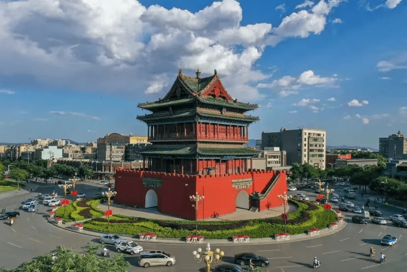 临汾活动盛典，嘉宾云集，观众热情如火